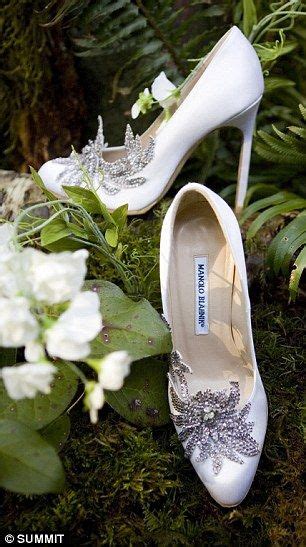 twilight wedding shoes replica|Bella Swan’s Spectacular $35,000 Wedding Dress by Carolina .